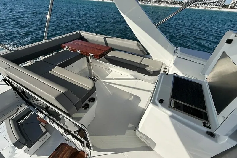 Slide: The Image of Cruisers 60 Fly 2023 - 8695201