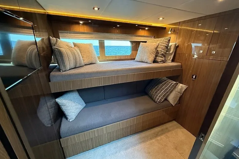 Slide: The Image of Cruisers 60 Fly 2023 - 8695146
