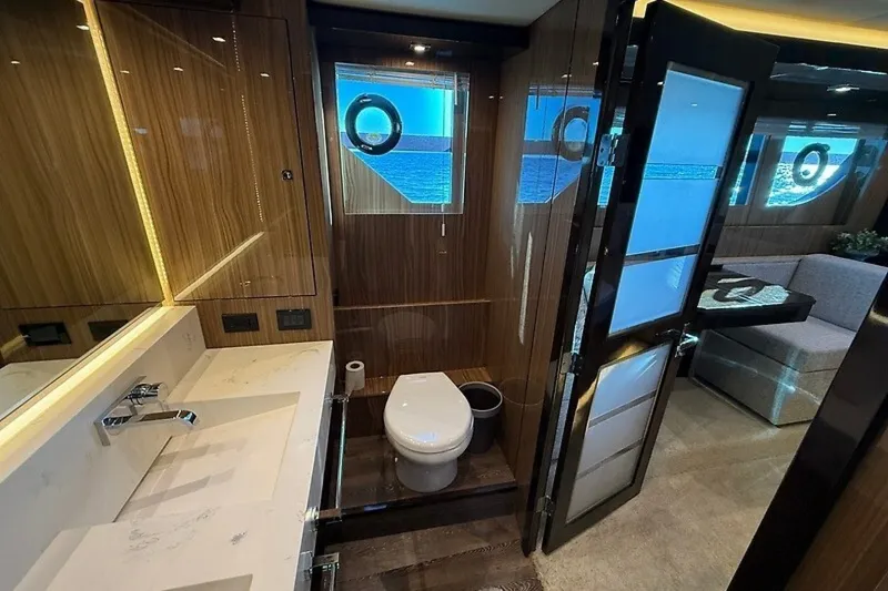 Slide: The Image of Cruisers 60 Fly 2023 - 8695186