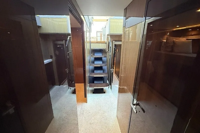 Slide: The Image of Cruisers 60 Fly 2023 - 8695161