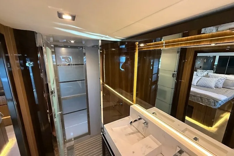 Slide: The Image of Cruisers 60 Fly 2023 - 8695180