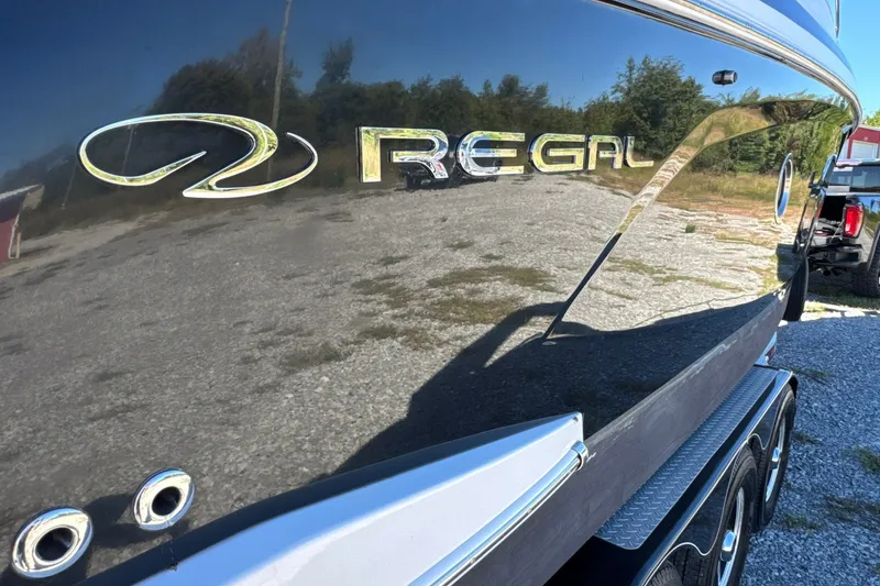 Slide: The Image of Regal 28 Express 2017 - 8695279