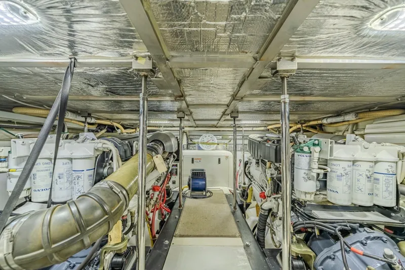 Slide: The Image of Carver Yachts 56 Voyager 2006 - 8695552