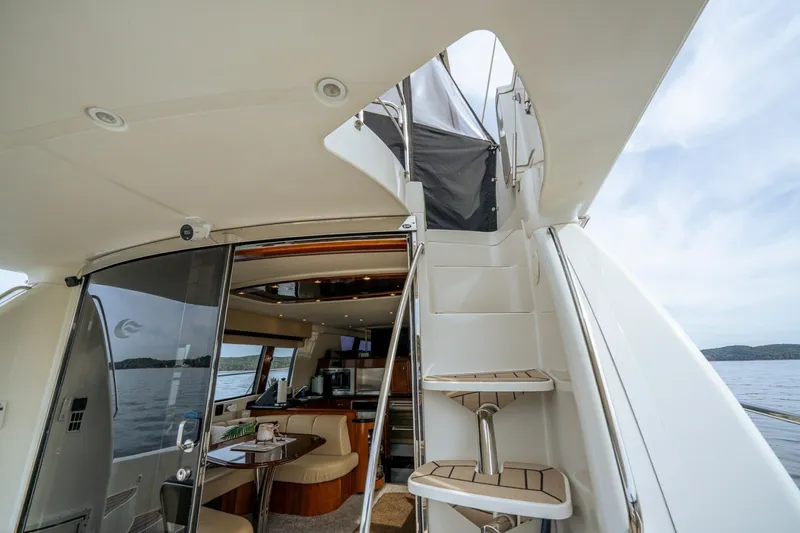Slide: The Image of Carver Yachts 56 Voyager 2006 - 8695407