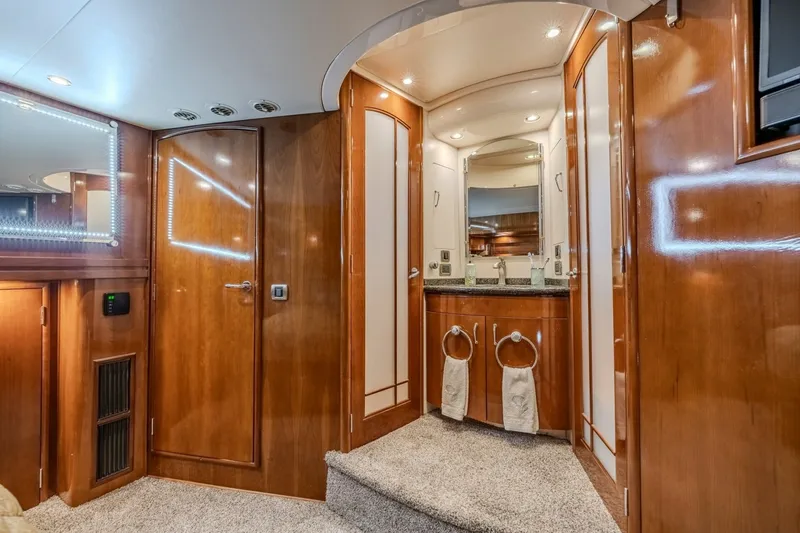 Slide: The Image of Carver Yachts 56 Voyager 2006 - 8695481