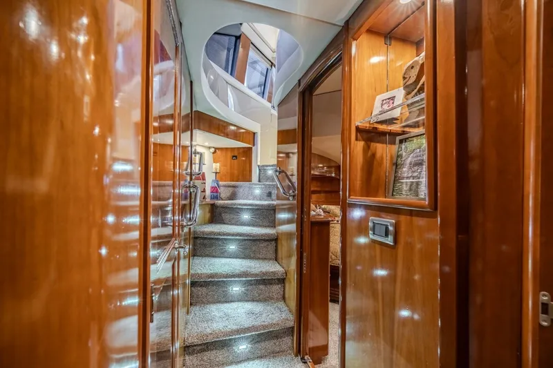 Slide: The Image of Carver Yachts 56 Voyager 2006 - 8695528
