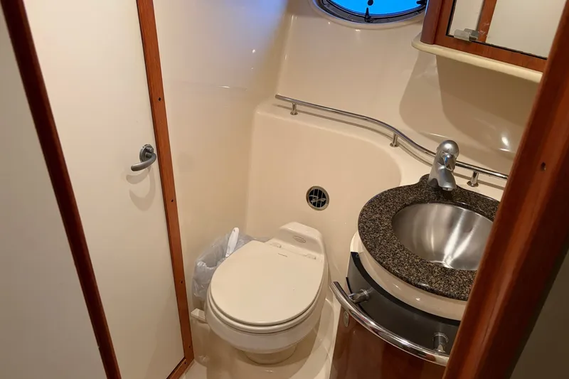 Slide: The Image of Sea Ray 40 Sundancer 2006 - 8695473