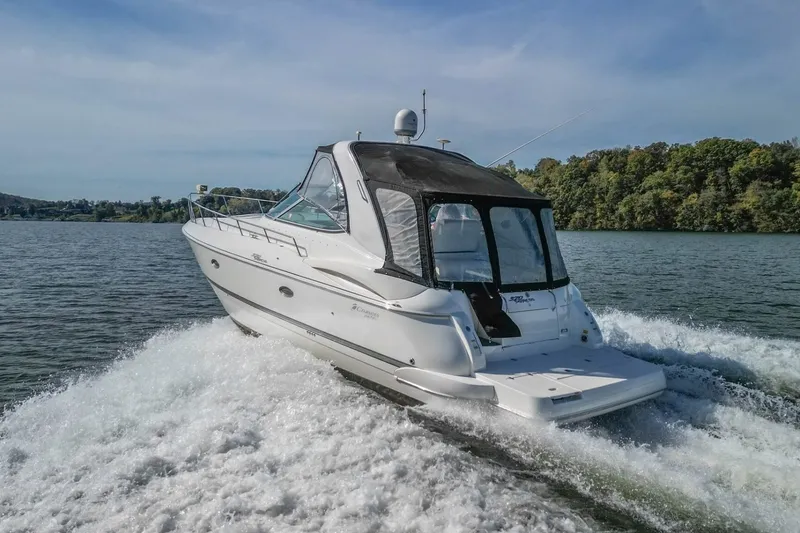 The Image of Cruisers 370 Express 2005 - 8695484