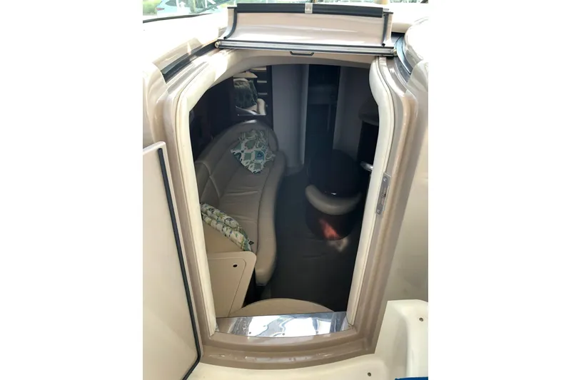 Slide: The Image of Sea Ray 420 Sundancer 2004 - 8695635