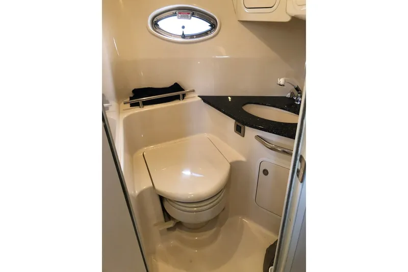 Slide: The Image of Sea Ray 420 Sundancer 2004 - 8695865