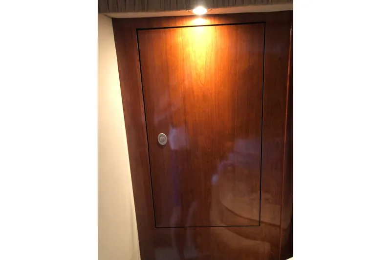 Slide: The Image of Sea Ray 420 Sundancer 2004 - 8695653