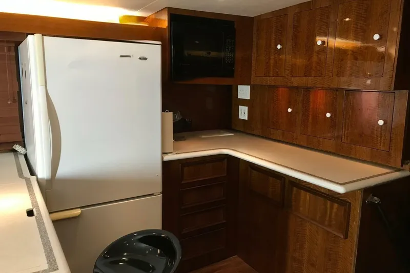 Slide: The Image of Hatteras 53 Convertible 1976 - 8696006