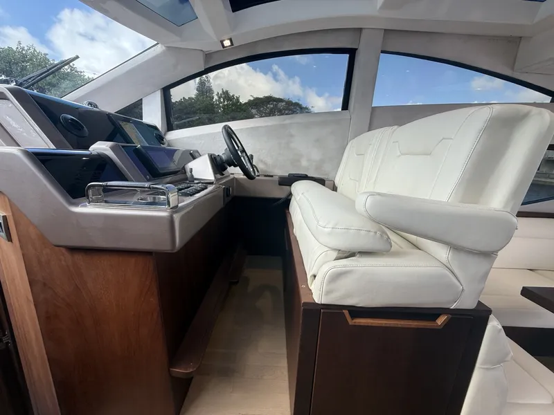 Slide: The Image of Galeon 430 HTC 2018 - 8730330