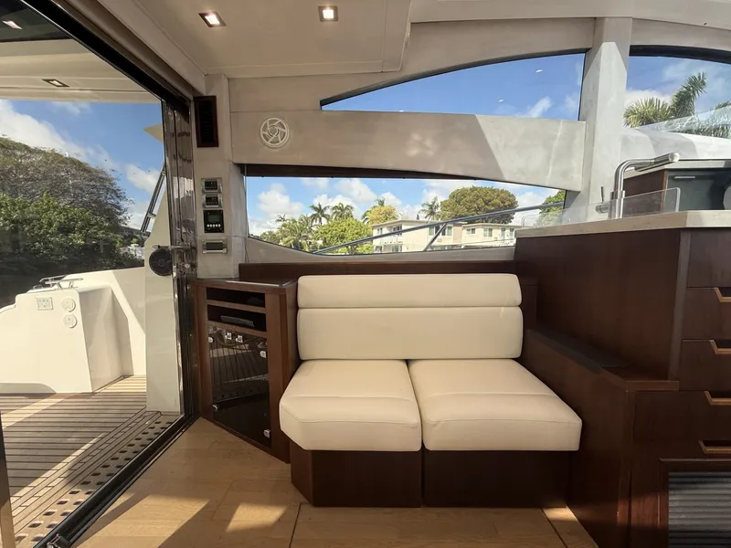 Slide: The Image of Galeon 430 HTC 2018 - 8730337