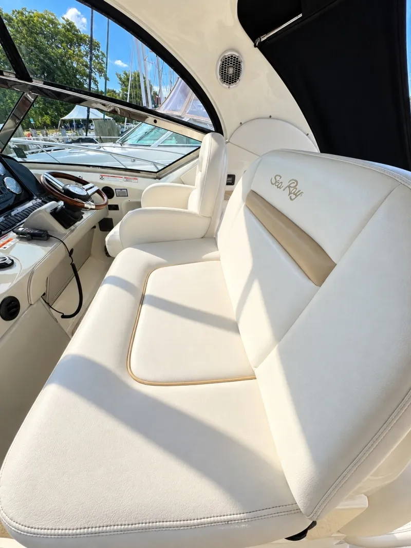 Slide: The Image of Sea Ray 390 Sundancer 2010 - 8730787