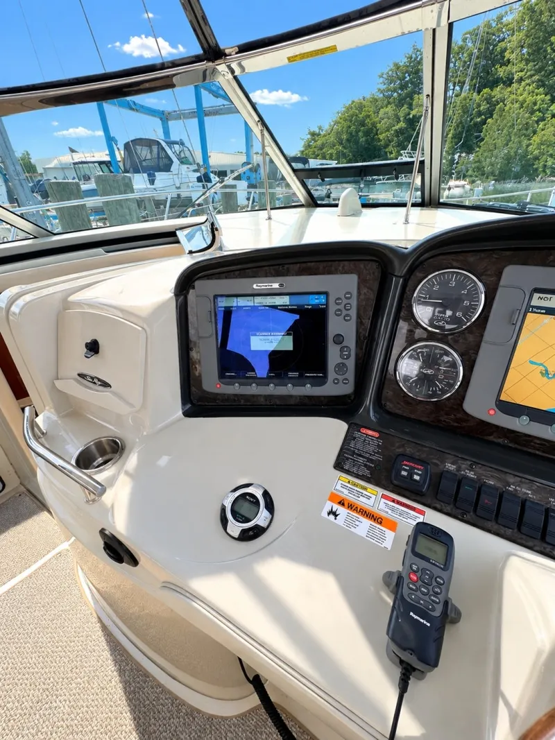 Slide: The Image of Sea Ray 390 Sundancer 2010 - 8730784