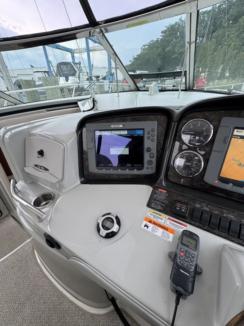 Slide: The Image of Sea Ray 390 Sundancer 2010 - 8730798