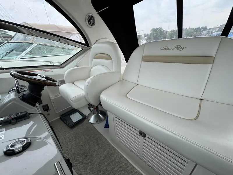Slide: The Image of Sea Ray 390 Sundancer 2010 - 8730795