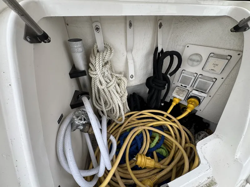 Slide: The Image of Sea Ray 390 Sundancer 2010 - 8730824