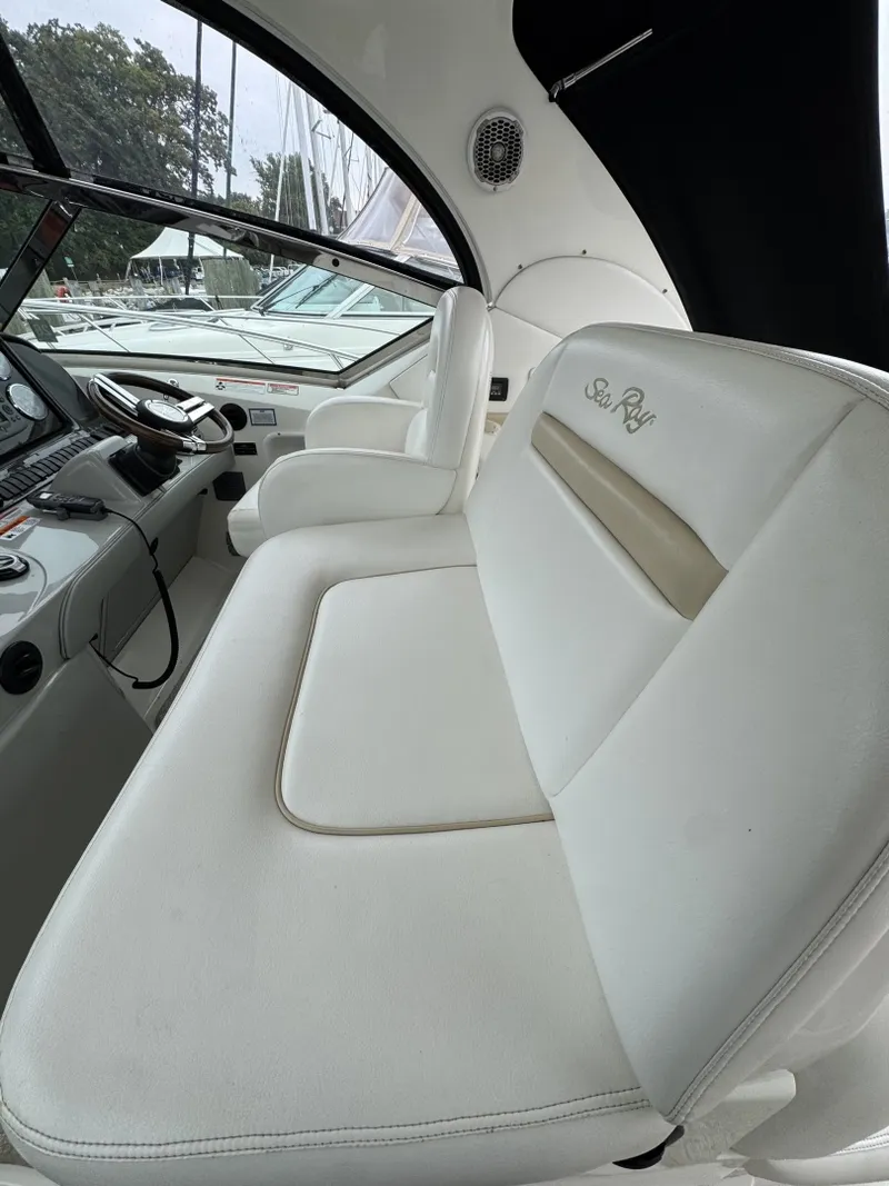 Slide: The Image of Sea Ray 390 Sundancer 2010 - 8730796