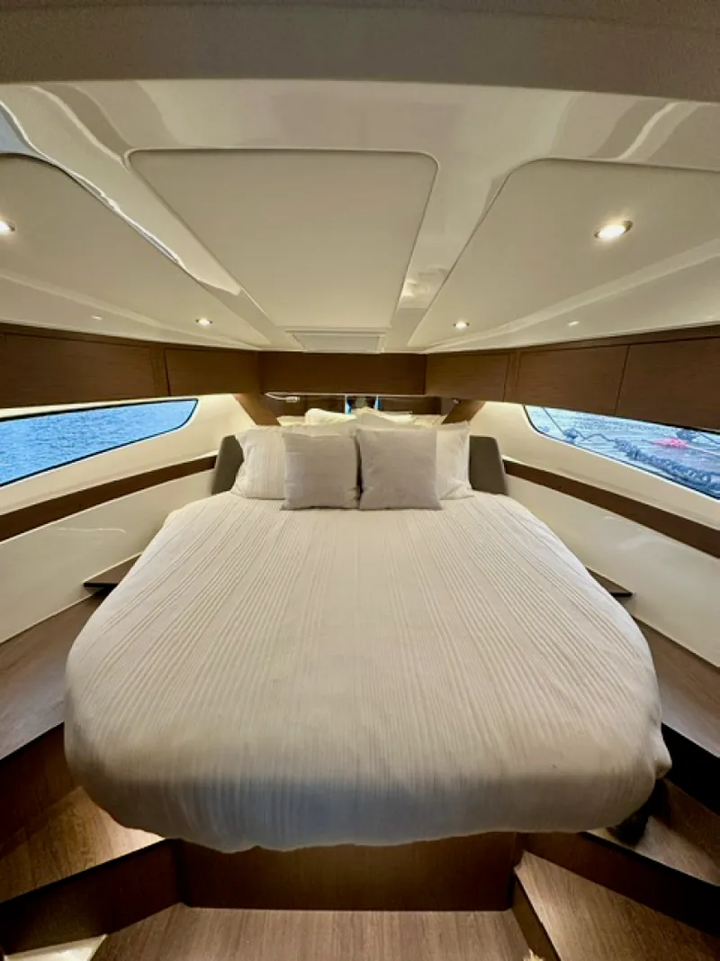 Slide: The Image of 2024 Beneteau  Antares 11 Fly - 8739065