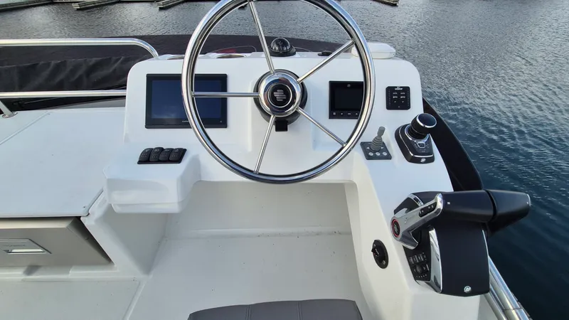 Slide: The Image of 2024 Beneteau  Antares 11 Fly - 8739078