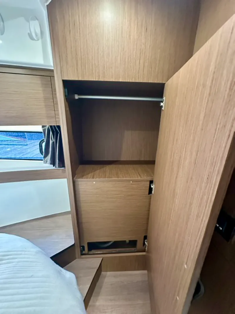 Slide: The Image of 2024 Beneteau  Antares 11 Fly - 8739066