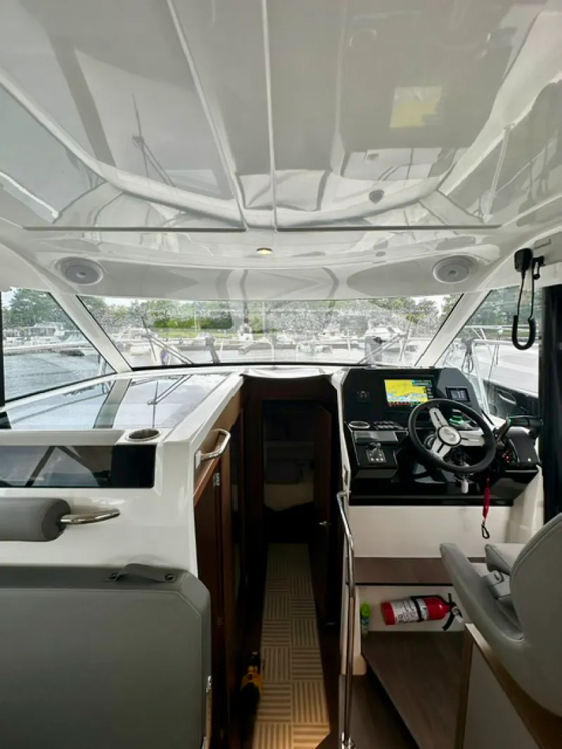 Slide: The Image of 2024 Beneteau  Antares 11 Fly - 8739059