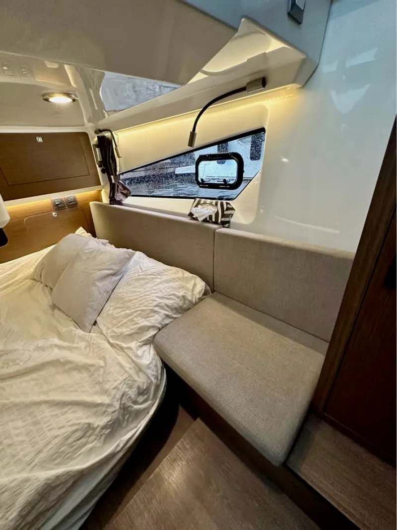 Slide: The Image of 2024 Beneteau  Antares 11 Fly - 8739071