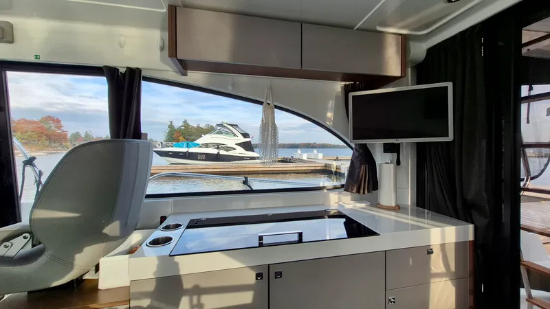 Slide: The Image of 2024 Beneteau  Antares 11 Fly - 8739058