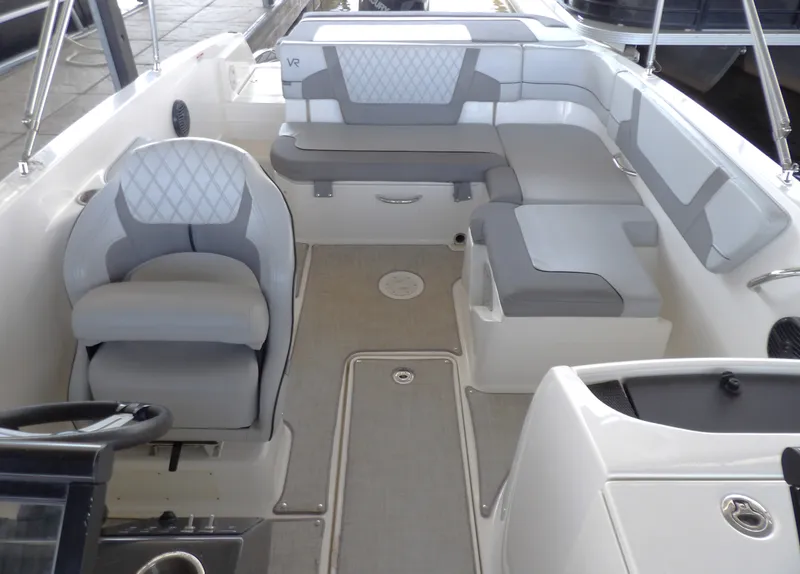 Slide: The Image of Bayliner VR6 Bowrider - Outboard 2023 - 9