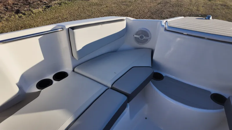 Slide: The Image of Yamaha SX220 2025 - 15