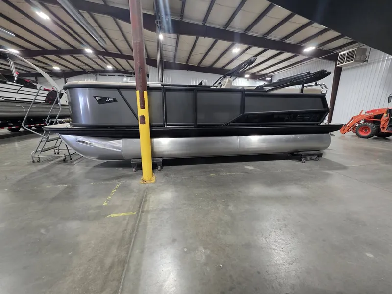 The Image of Alera A22 Tritoon 2026 - 0