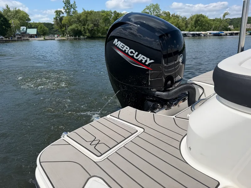 Slide: The Image of Sea Ray SPX 210 Outboard 2026 - 29