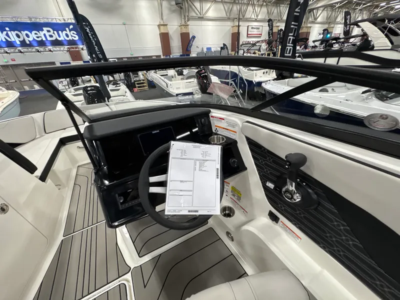 Slide: The Image of Sea Ray SPX 210 Outboard 2026 - 15