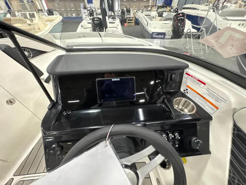Slide: The Image of Sea Ray SPX 210 Outboard 2026 - 19