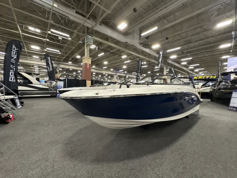 Slide: The Image of Sea Ray SPX 210 Outboard 2026 - 2