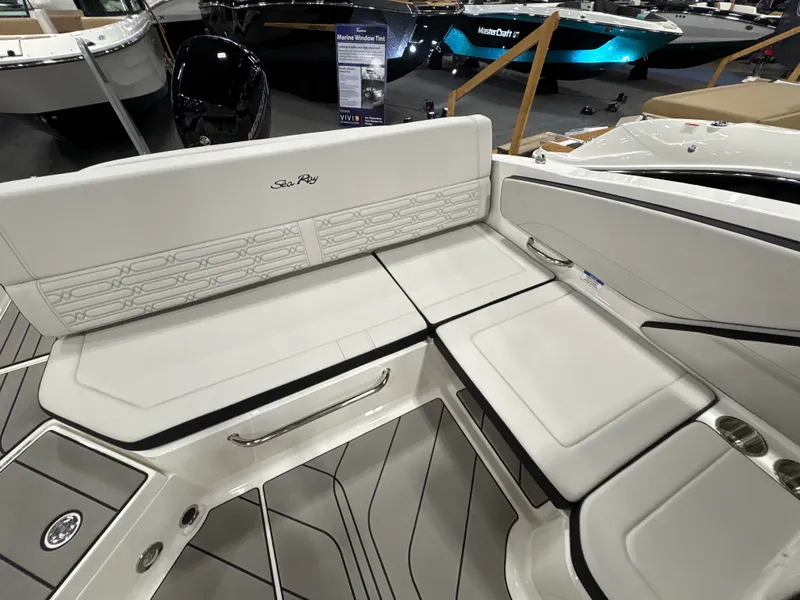 Slide: The Image of Sea Ray SPX 210 Outboard 2026 - 12