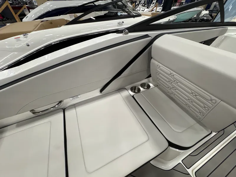 Slide: The Image of Sea Ray SPX 210 Outboard 2026 - 13