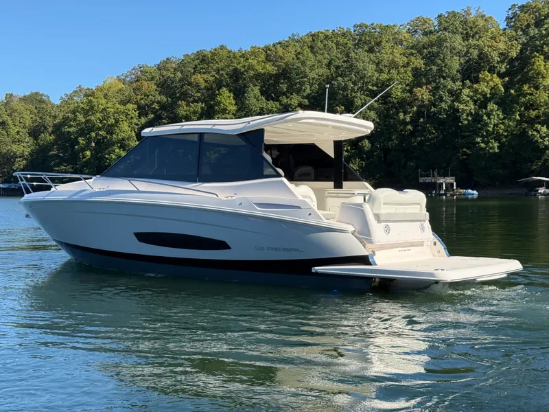 Slide: The Image of Regal 36 GRAND COUPE 2021 - 15