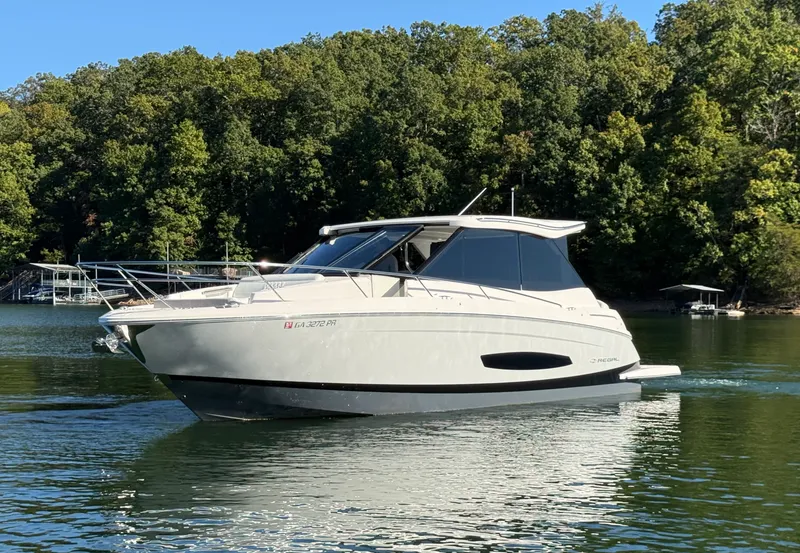 Slide: The Image of Regal 36 GRAND COUPE 2021 - 3