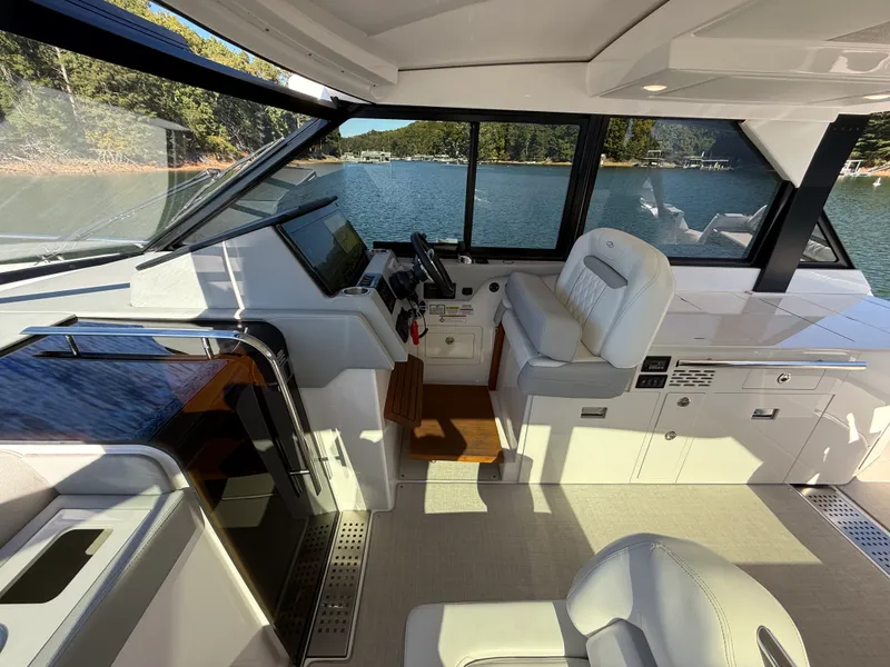 Slide: The Image of Regal 36 GRAND COUPE 2021 - 40