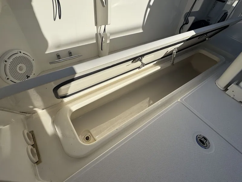 Slide: The Image of Boston Whaler 280 OUTRAGE 2021 - 17