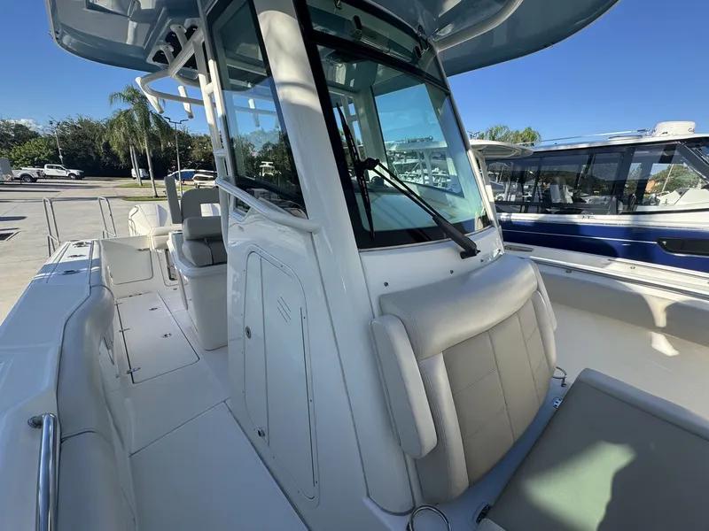 Slide: The Image of Boston Whaler 280 OUTRAGE 2021 - 29