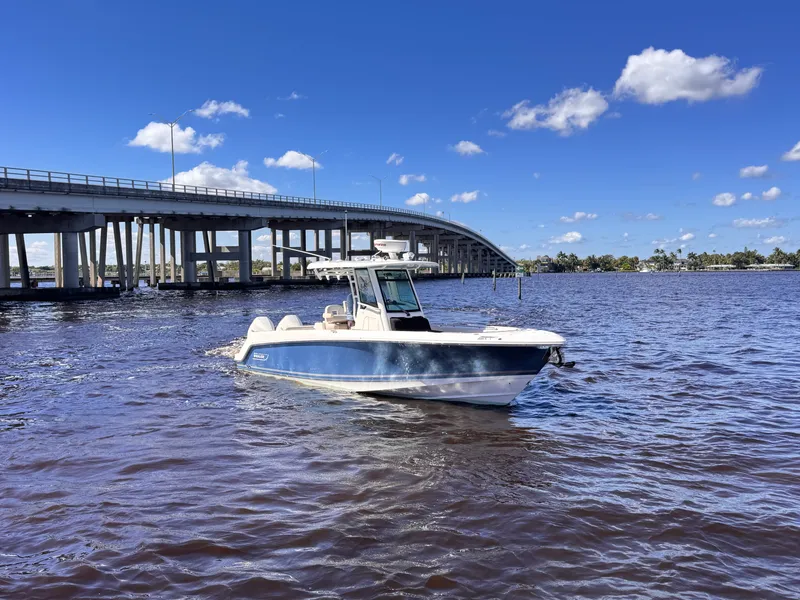 Slide: The Image of Boston Whaler 280 OUTRAGE 2021 - 3