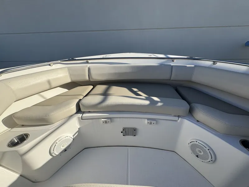 Slide: The Image of Boston Whaler 280 OUTRAGE 2021 - 31