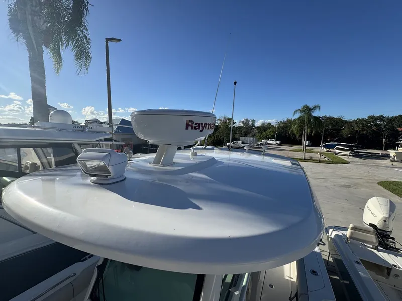 Slide: The Image of Boston Whaler 280 OUTRAGE 2021 - 34