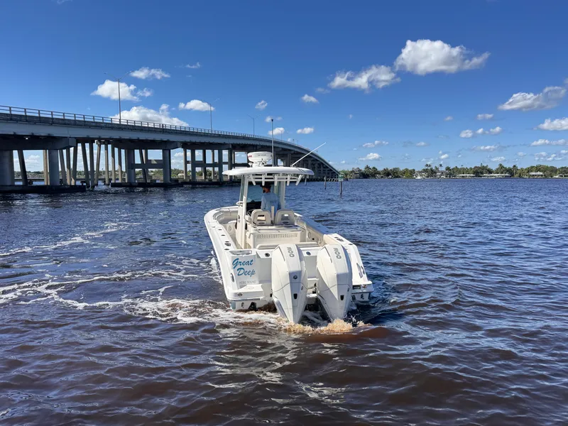 Slide: The Image of Boston Whaler 280 OUTRAGE 2021 - 5