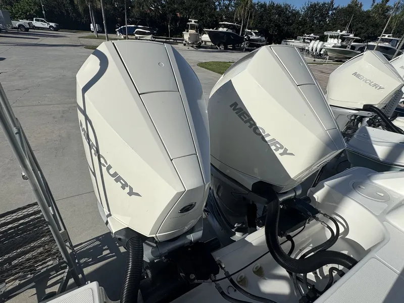 Slide: The Image of Boston Whaler 280 OUTRAGE 2021 - 7