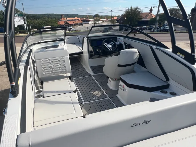 Slide: The Image of Sea Ray SPX 210 Outboard 2026 - 17